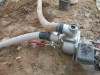 Помпа с жестким шлангом на забор из магистральной трубы, крупным планом - DSCN0380.JPG (284.94 КБ) 107 просмотров Помпа с жестким шлангом на забор из магистральной трубы, крупным планом - DSCN0380.JPG